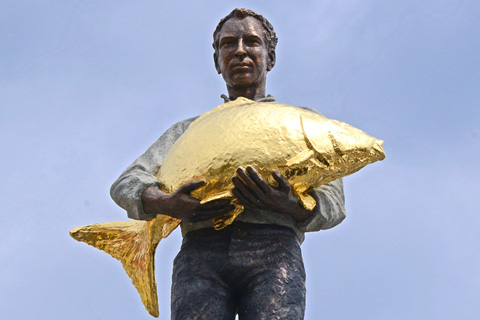 Das Fischer-Denkmal in Dießen am Ammersee
